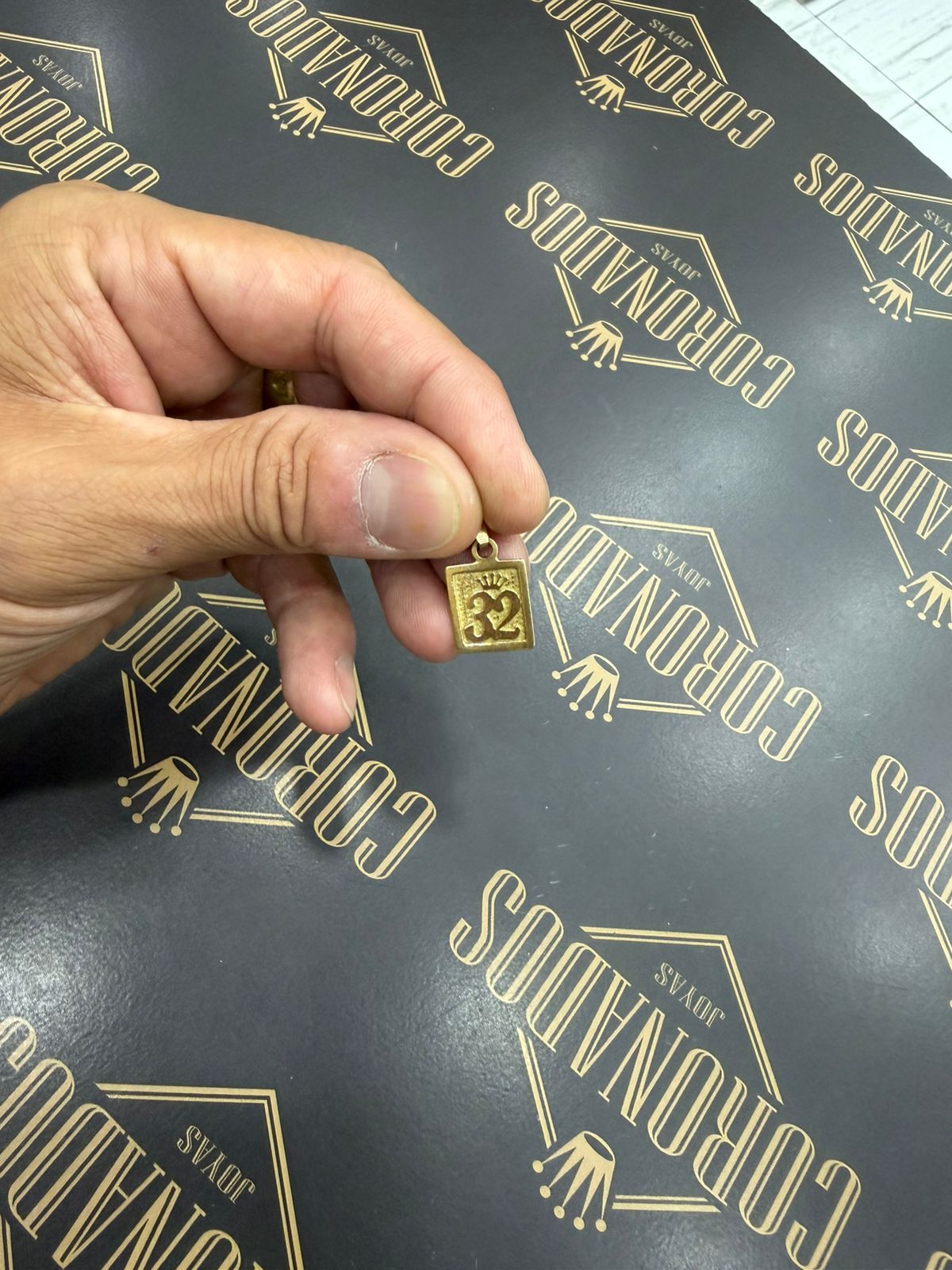 DIJE NUMERO 32 CHIQUITO